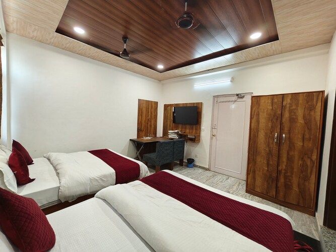 Family 2 in 1 Interconnected Room