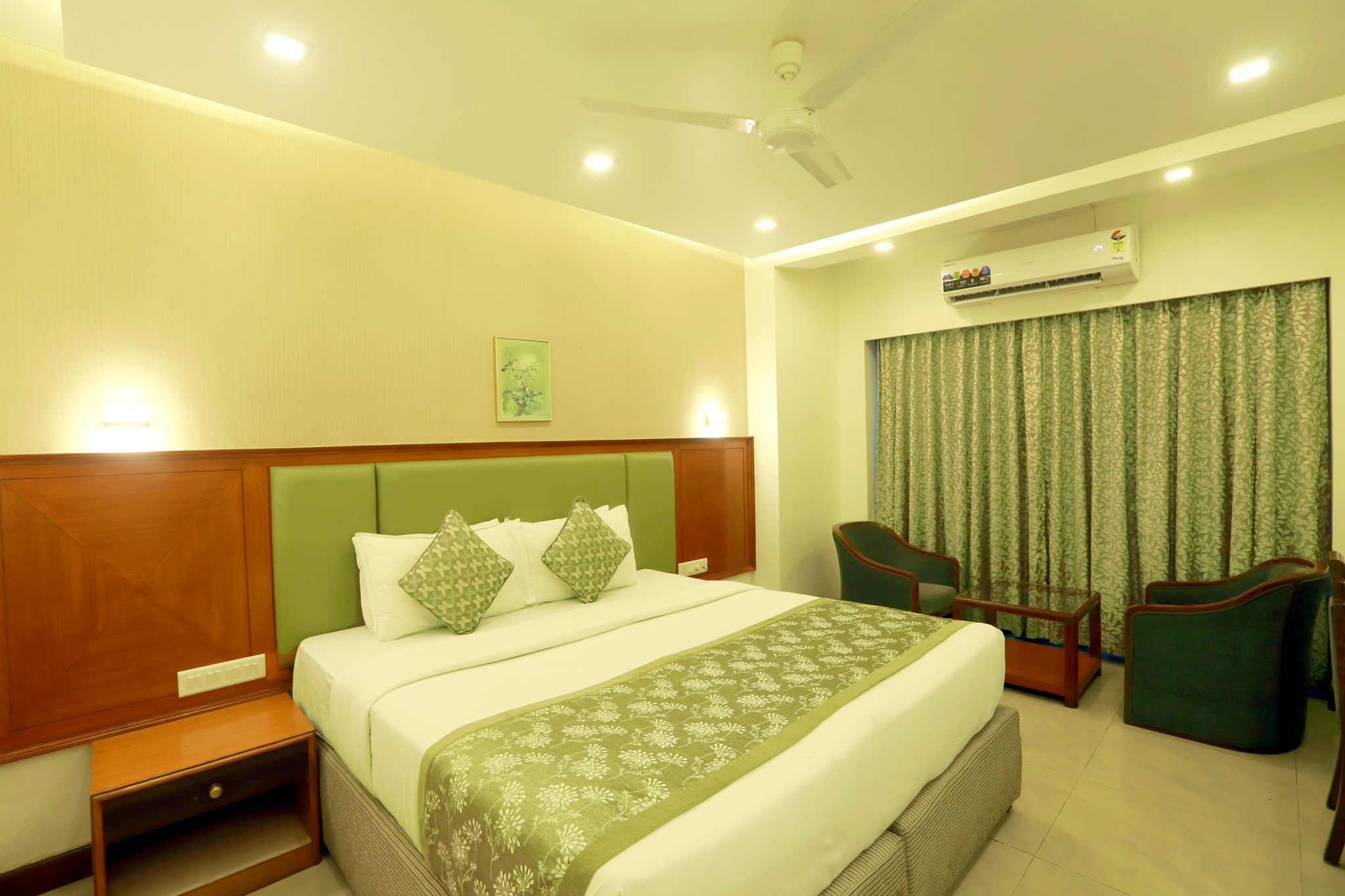Deluxe King Or Twin Room