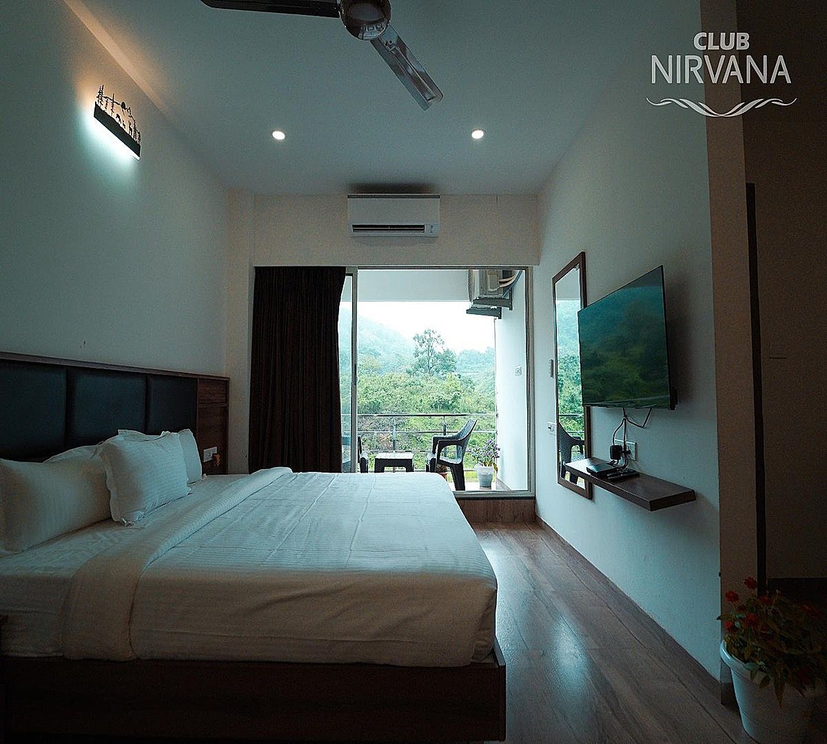 Luxury Room With Balcony