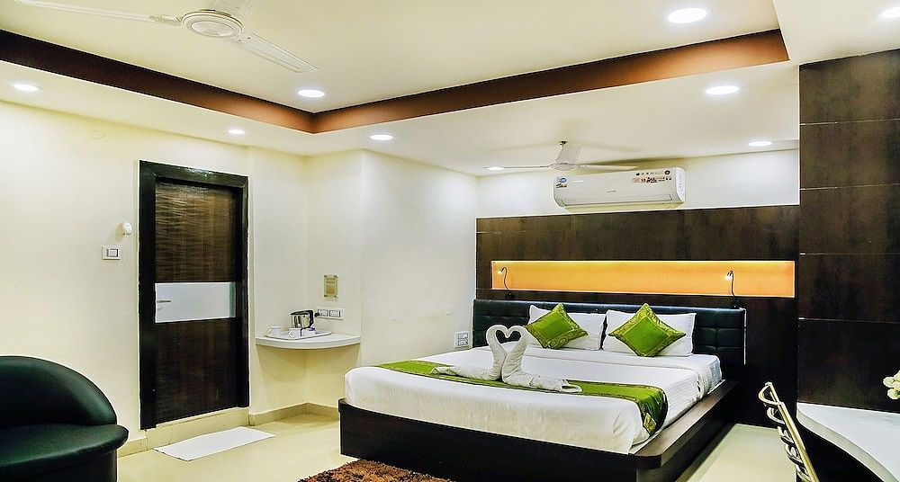 Citi Inn Deluxe Room 8