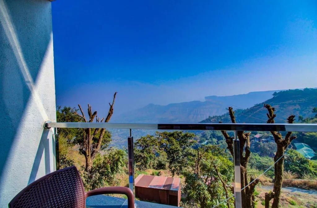 Deluxe AC Room With Balcony - Valley View