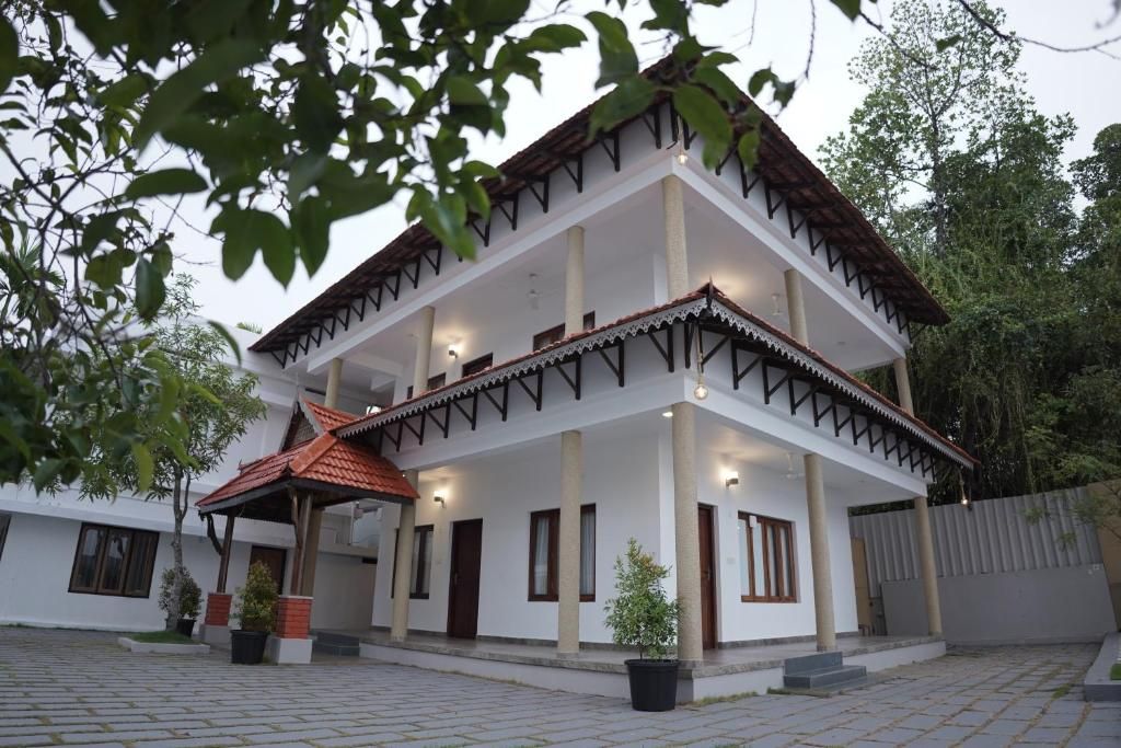 Lago Leisure Resort & Spa