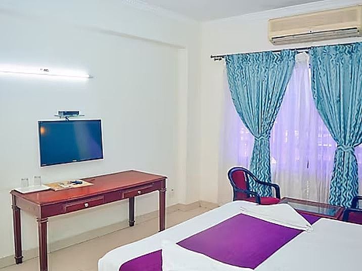 Gold Mine Hotel Double AC 5