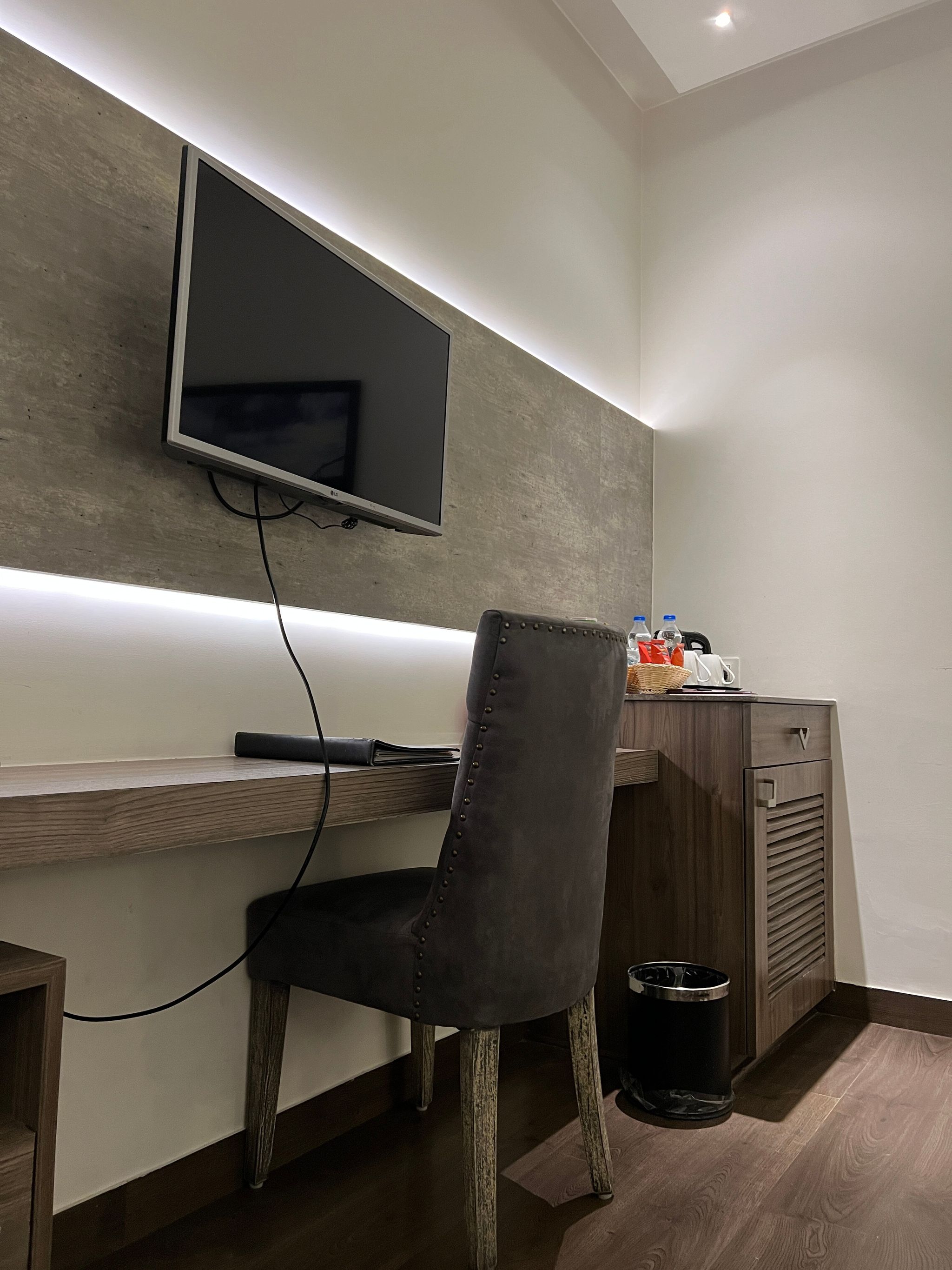 AB Clarks Inn Jalandhar Deluxe Room 9