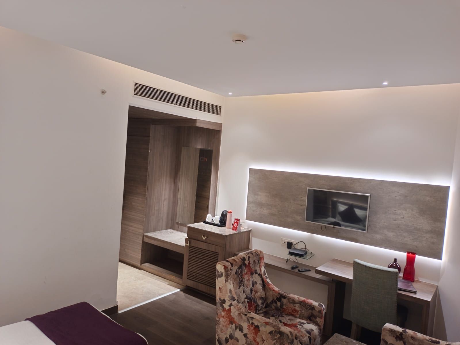 AB Clarks Inn Jalandhar Superior Twin Room 6