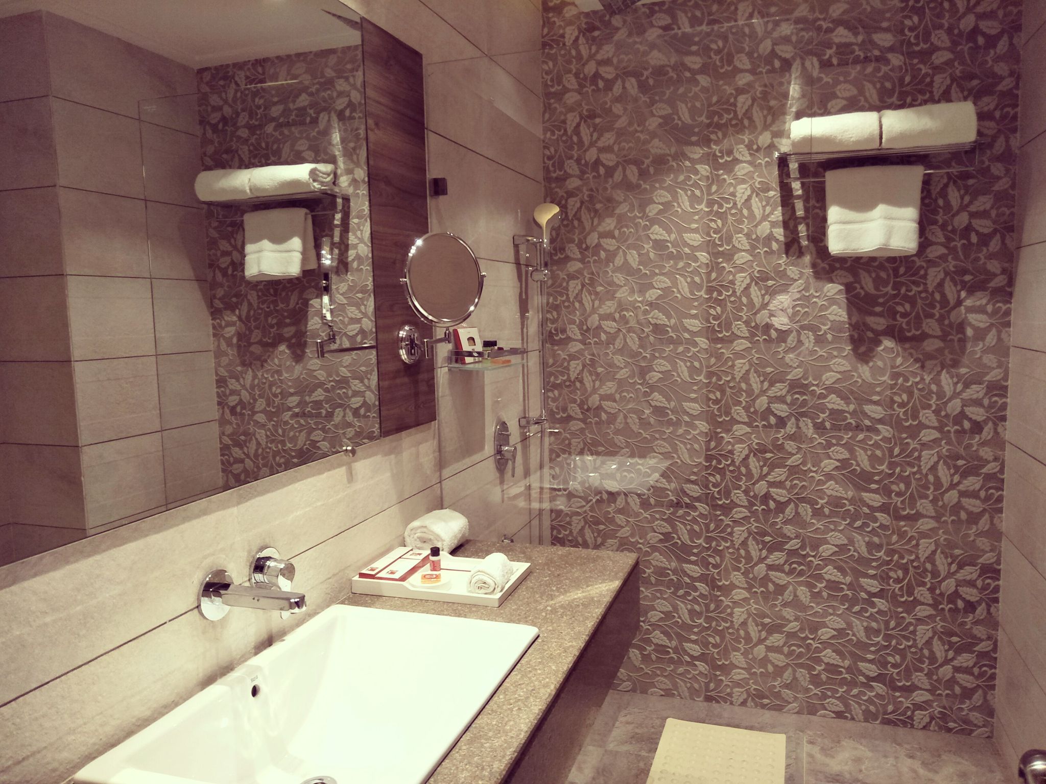 AB Clarks Inn Jalandhar Superior Twin Room 5