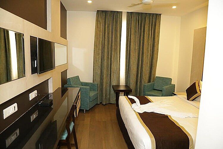 Benito Hotel Deluxe Room 3