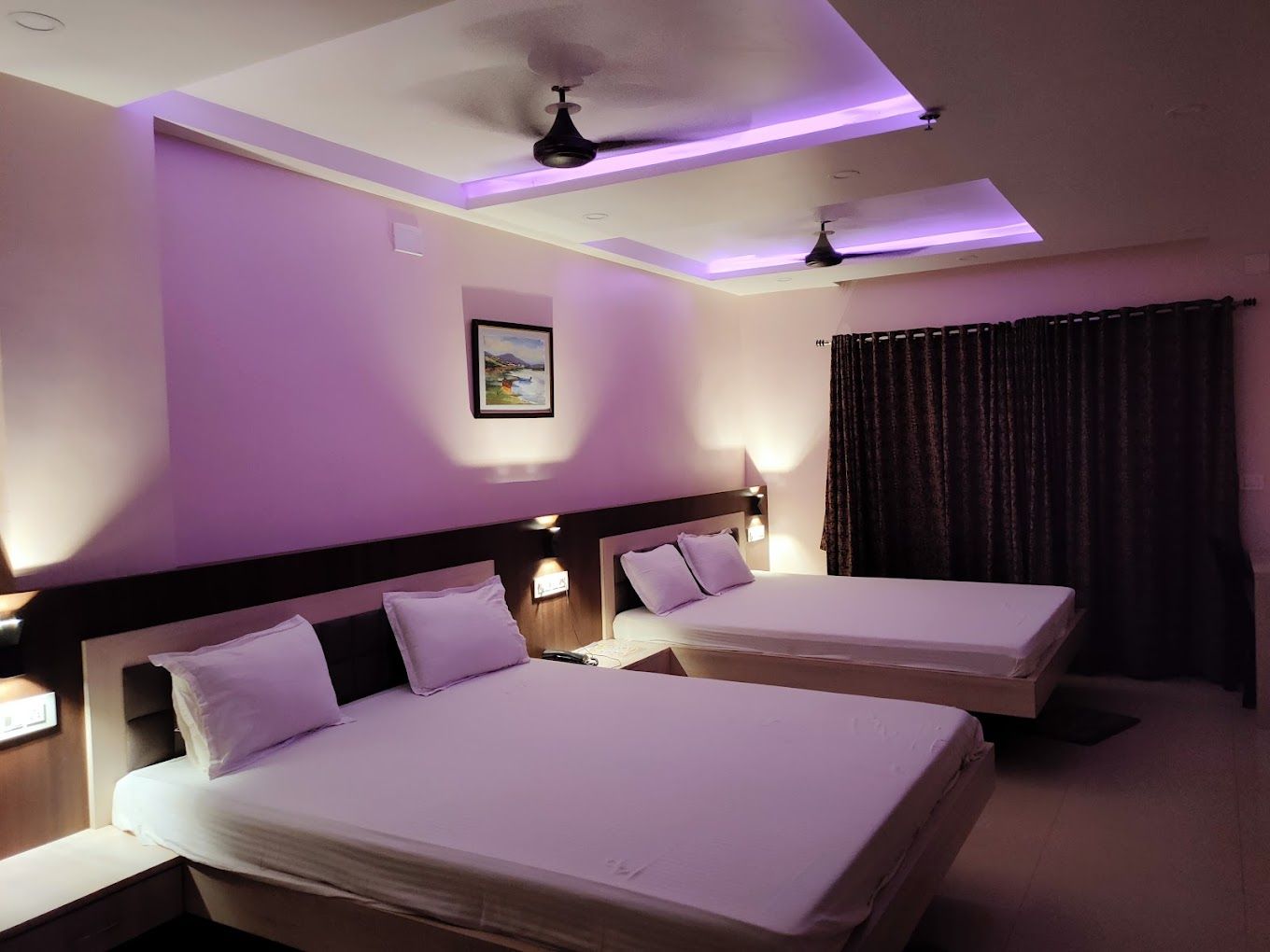 AC 4 BED FAMILY ROOM