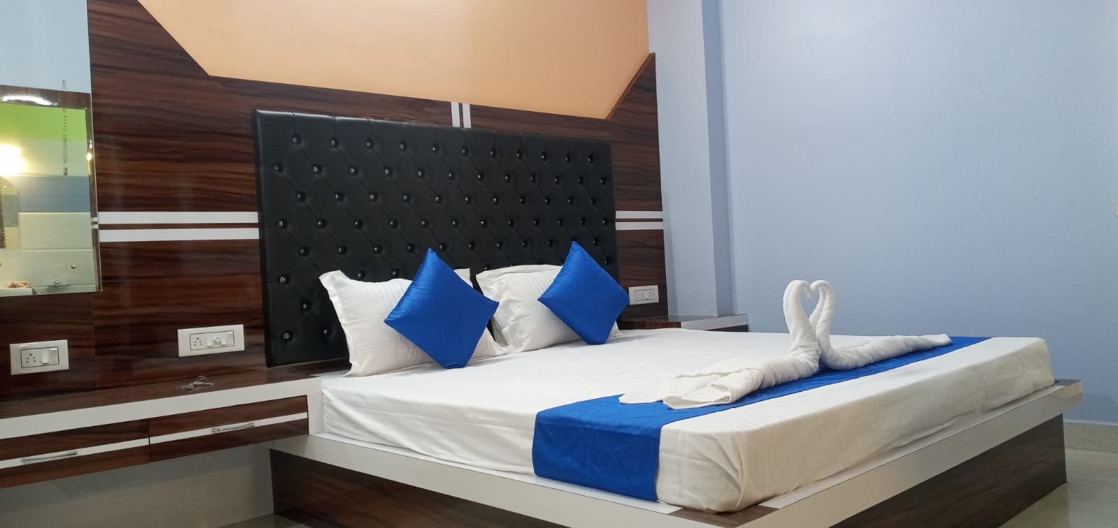 Super Deluxe Side Sea View room from common balcony