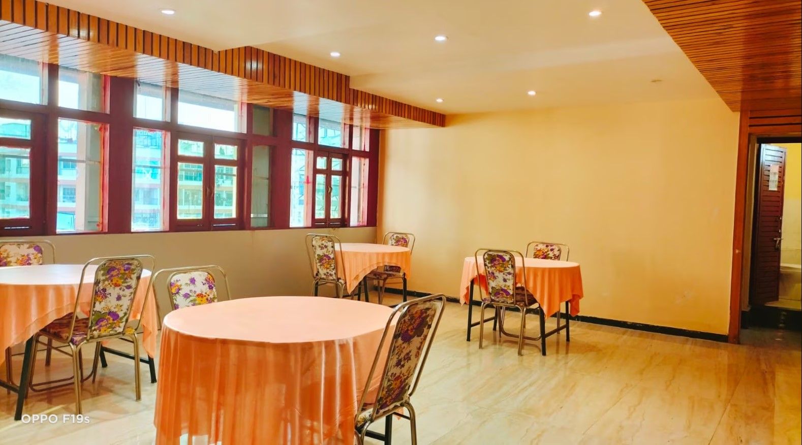 Food & Dining