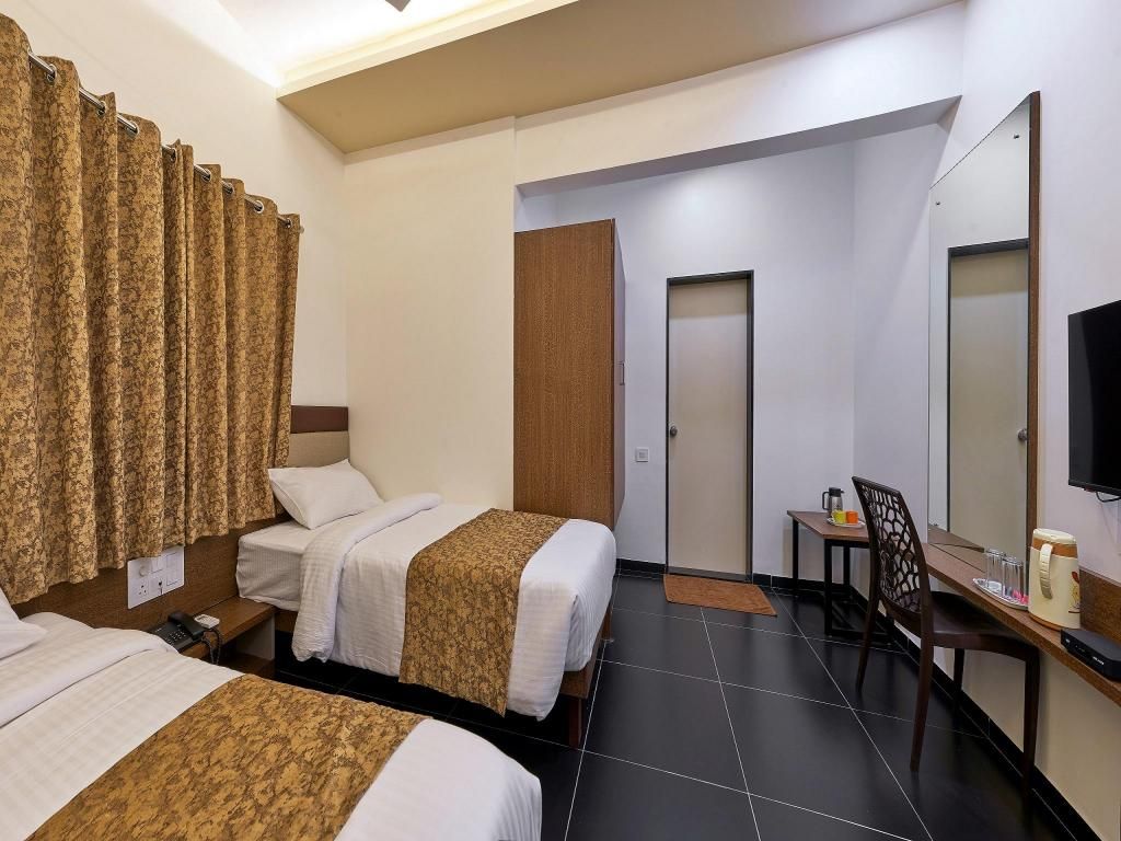 Metro Hotel Twin Room Non AC