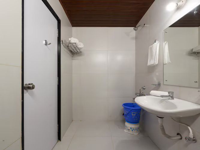 Metro Hotel Twin Room Non AC 3