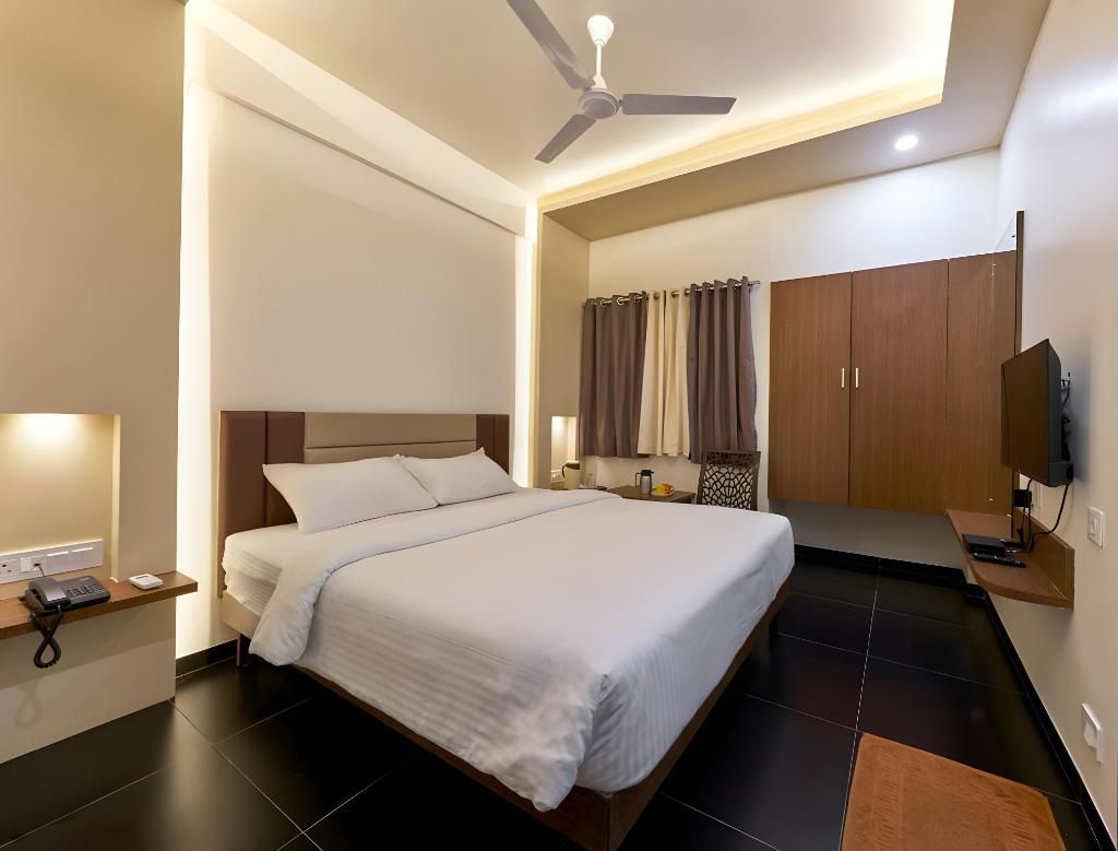 Triple Bed AC Room