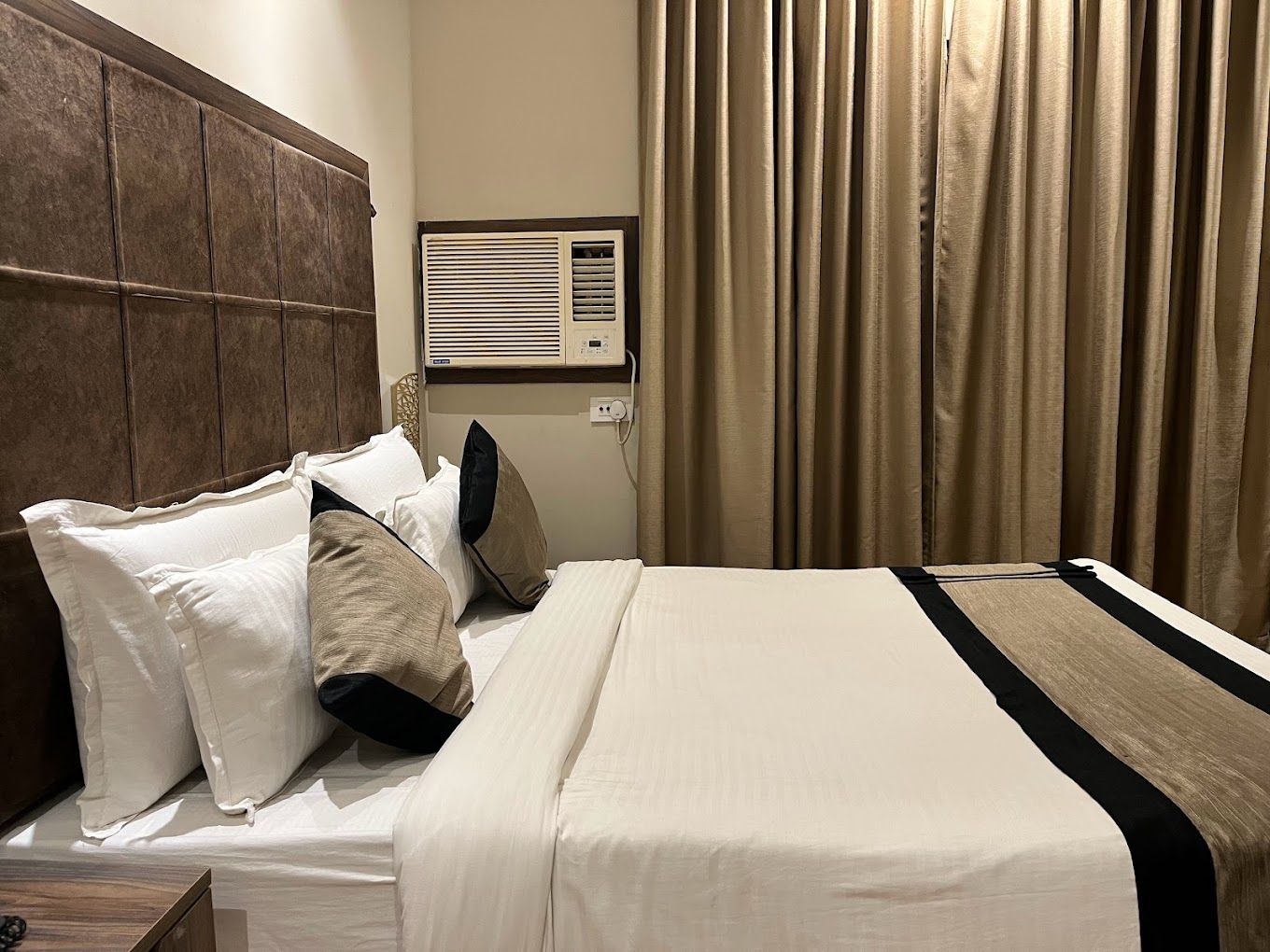 i-TOWNe A Unit of Hotel Shivam International Deluxe Room 2