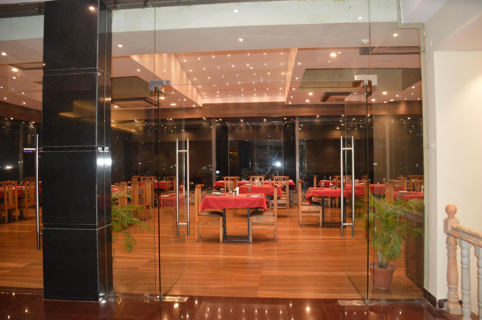 Food & Dining