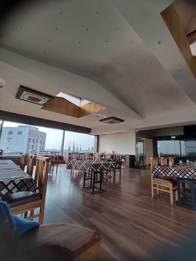 Food & Dining