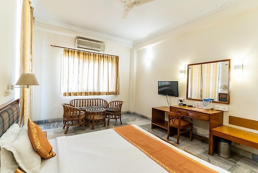 Hotel Kant Palace Standard room 2