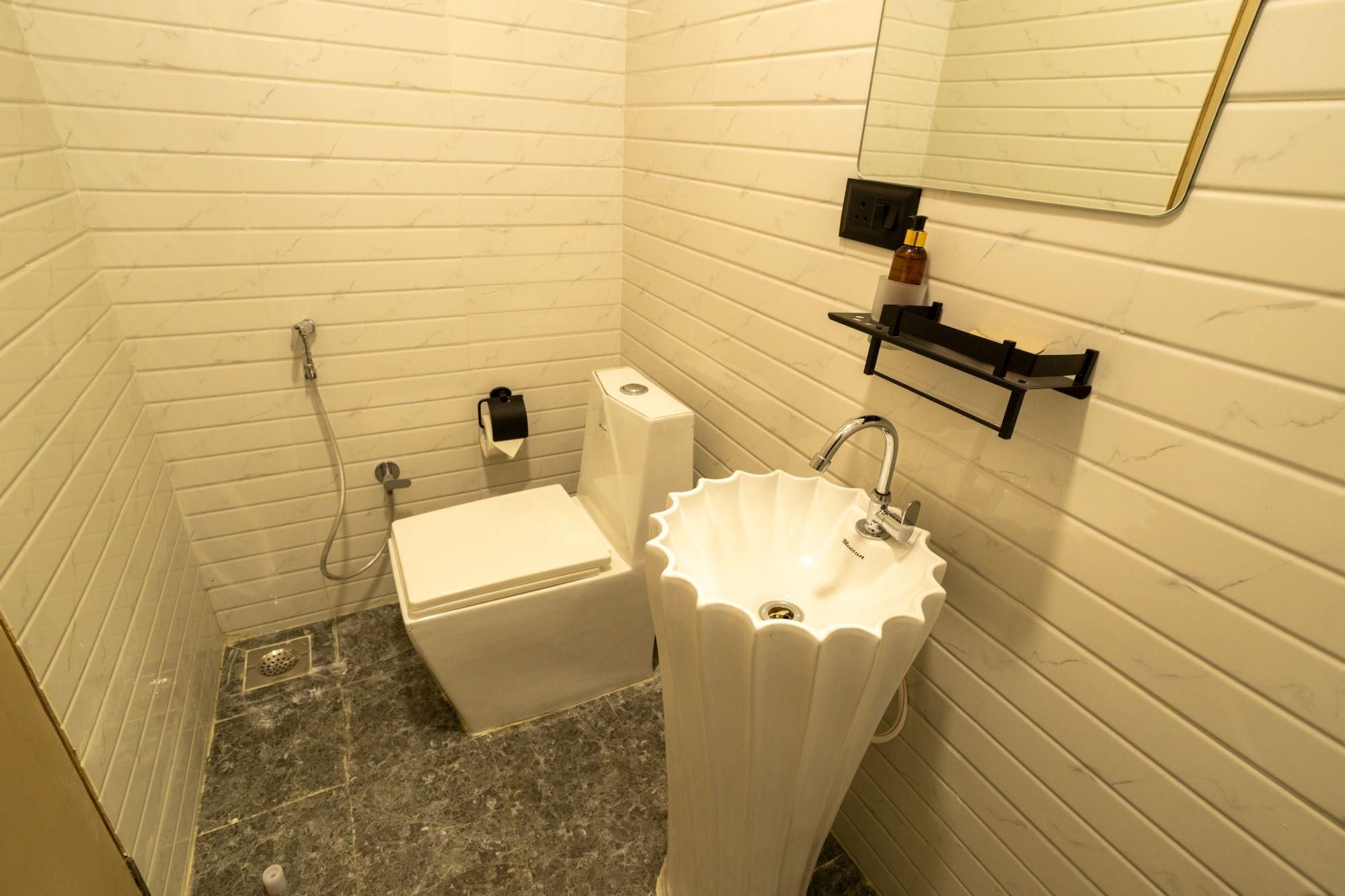 Click Hotel Mundra Premium Twin Room 3