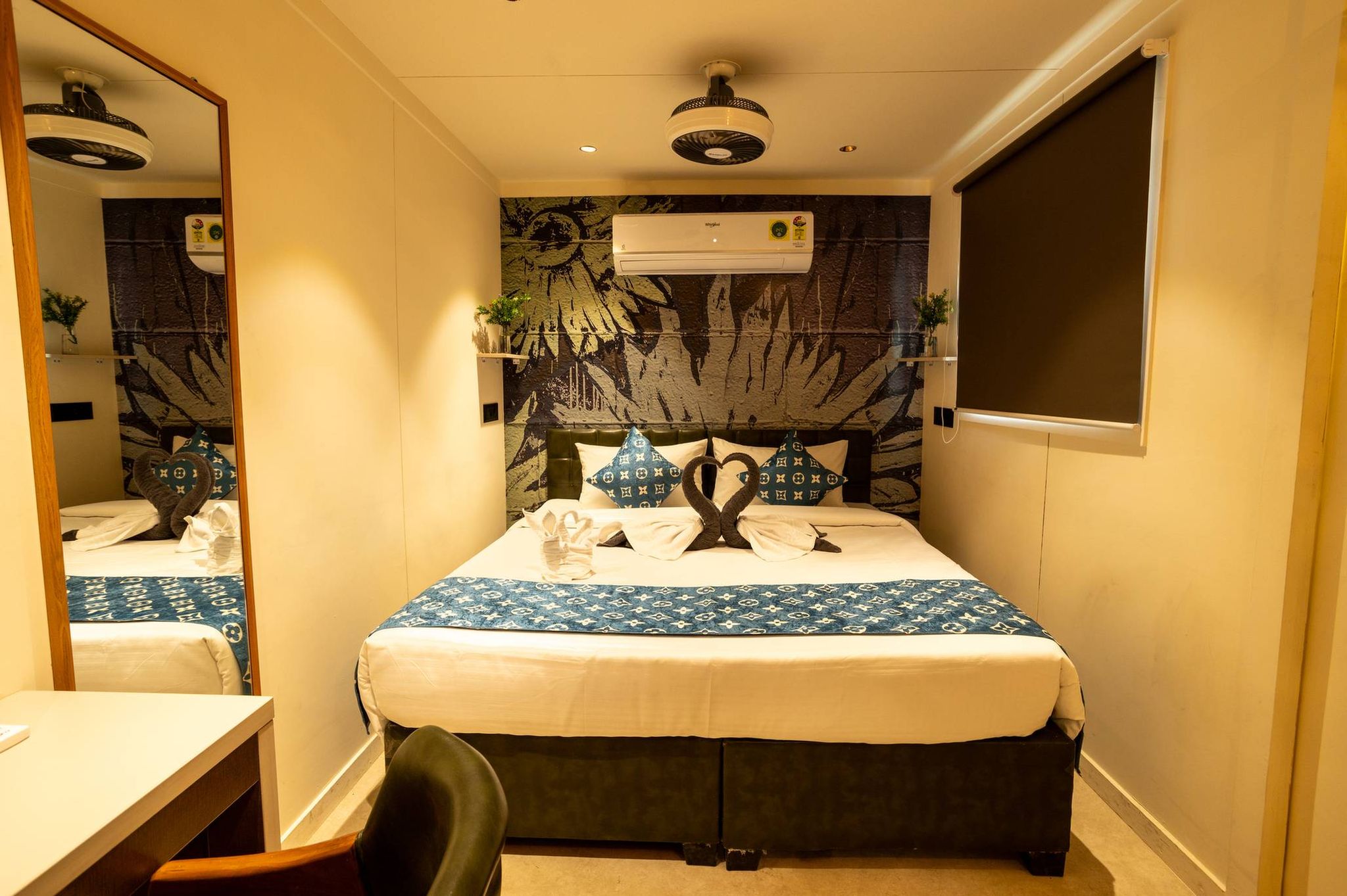 Click Hotel Mundra Premium Queen Bed Room 2