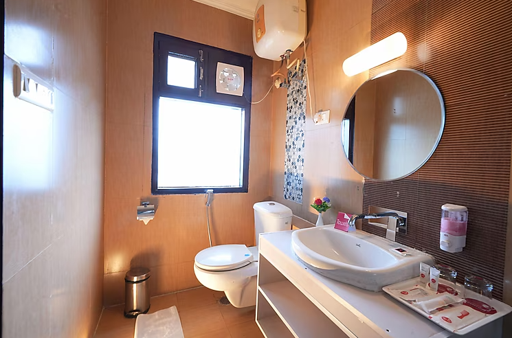 Hotel Bella Heights – Near Dalai Lama Temple Deluxe AC Room with Balcony 8