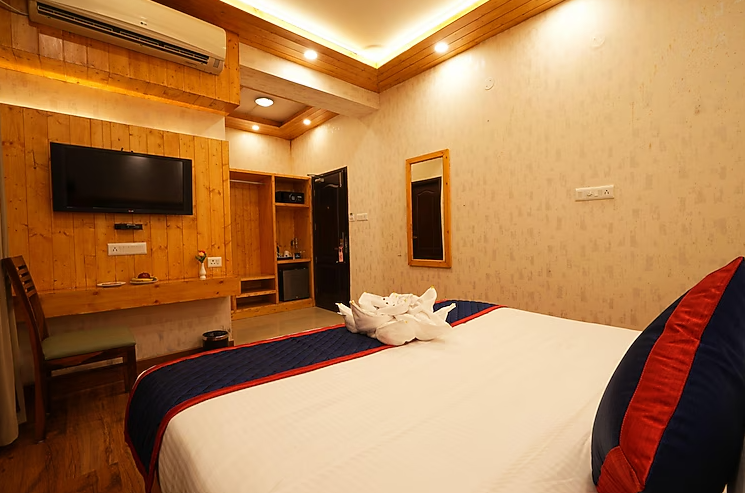 Hotel Bella Heights – Near Dalai Lama Temple Deluxe AC Room with Balcony 6