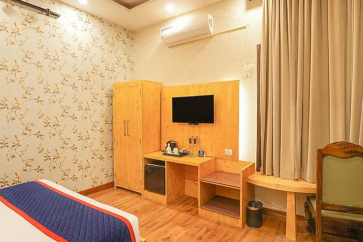 Hotel Bella Heights – Near Dalai Lama Temple Deluxe AC Room with Balcony 9