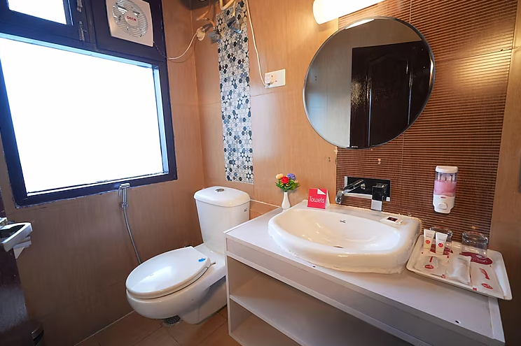 Hotel Bella Heights – Near Dalai Lama Temple Deluxe AC Room with Balcony 7