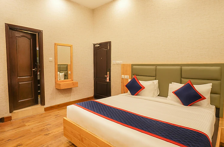 Hotel Bella Heights – Near Dalai Lama Temple Deluxe AC Room with Balcony 4