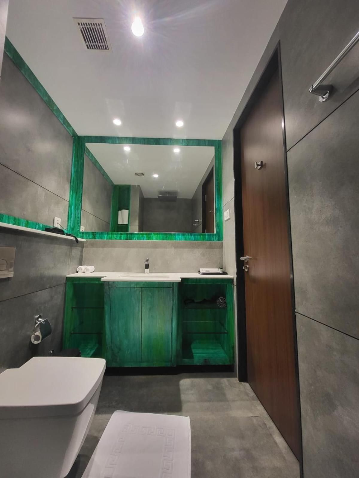 Gokulam Park Guruvayur Deluxe Room AC 5