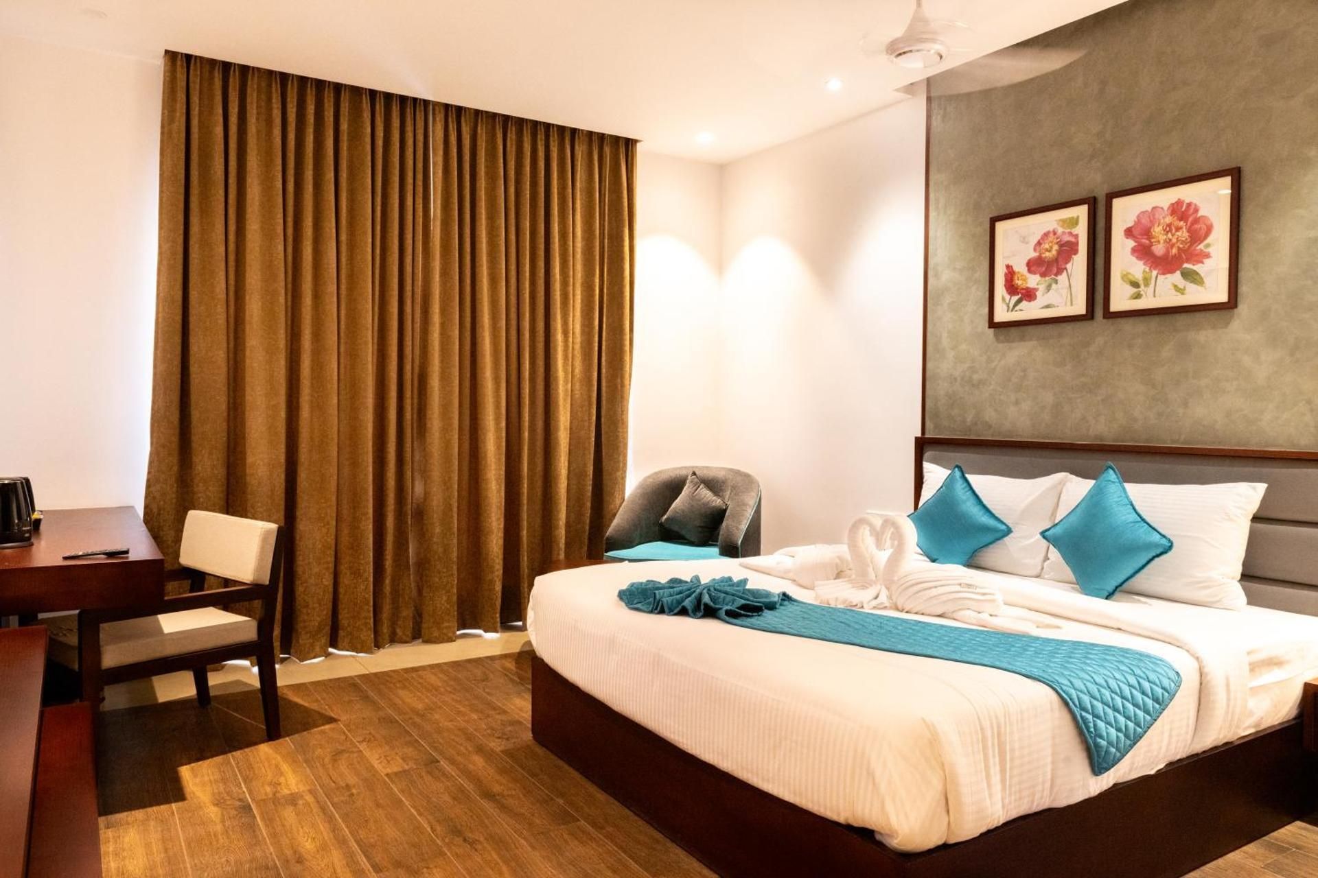 Gokulam Park Guruvayur Deluxe Room AC 3