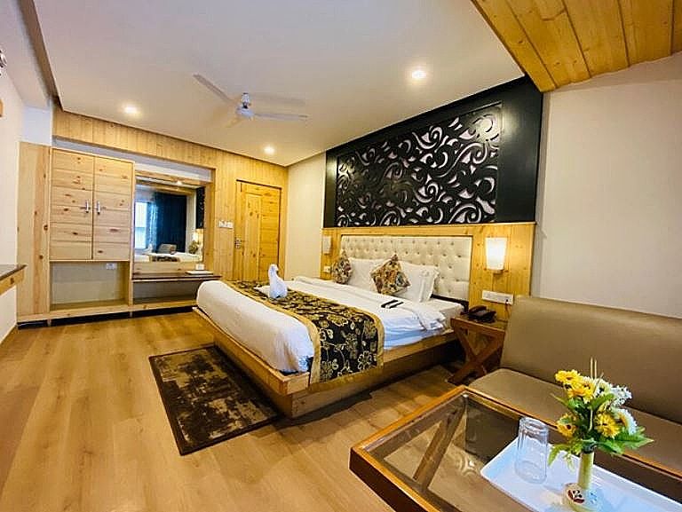 Hotel Queen Plaza Deluxe Room