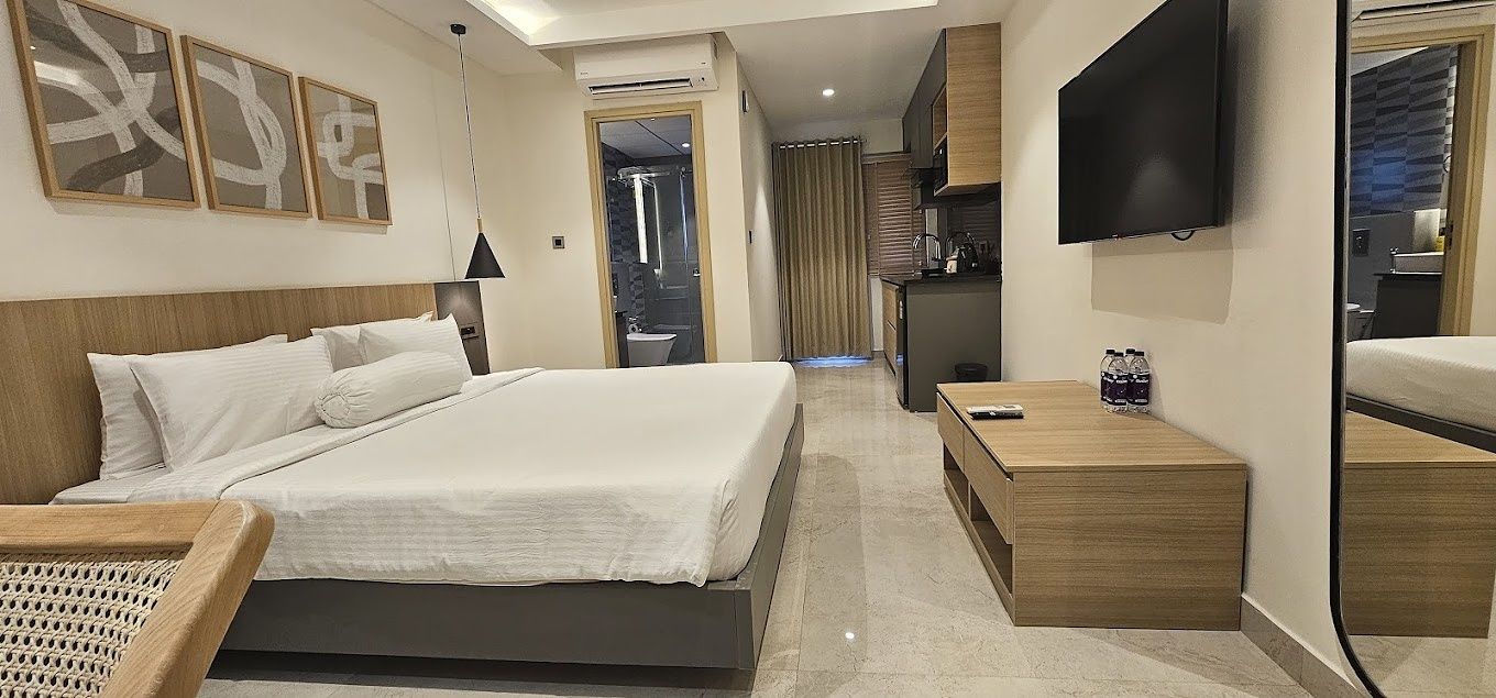 SKYLA Studios & Suites - Kondapur Premier King Supreme 2