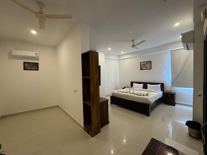 Mayoor Hotel Luxury Room