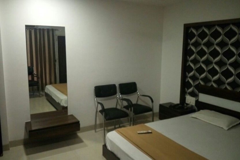 Hotel Galaxy Residency Deluxe Room 2