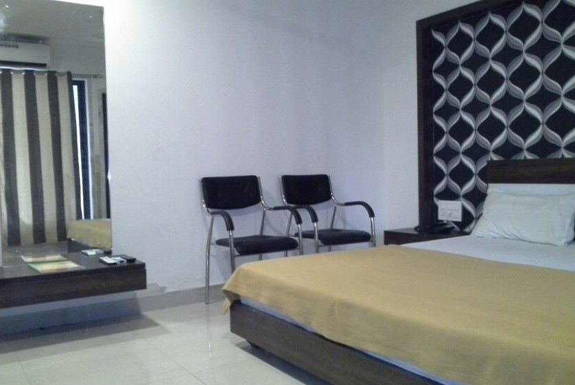 Hotel Galaxy Residency Deluxe Room 3