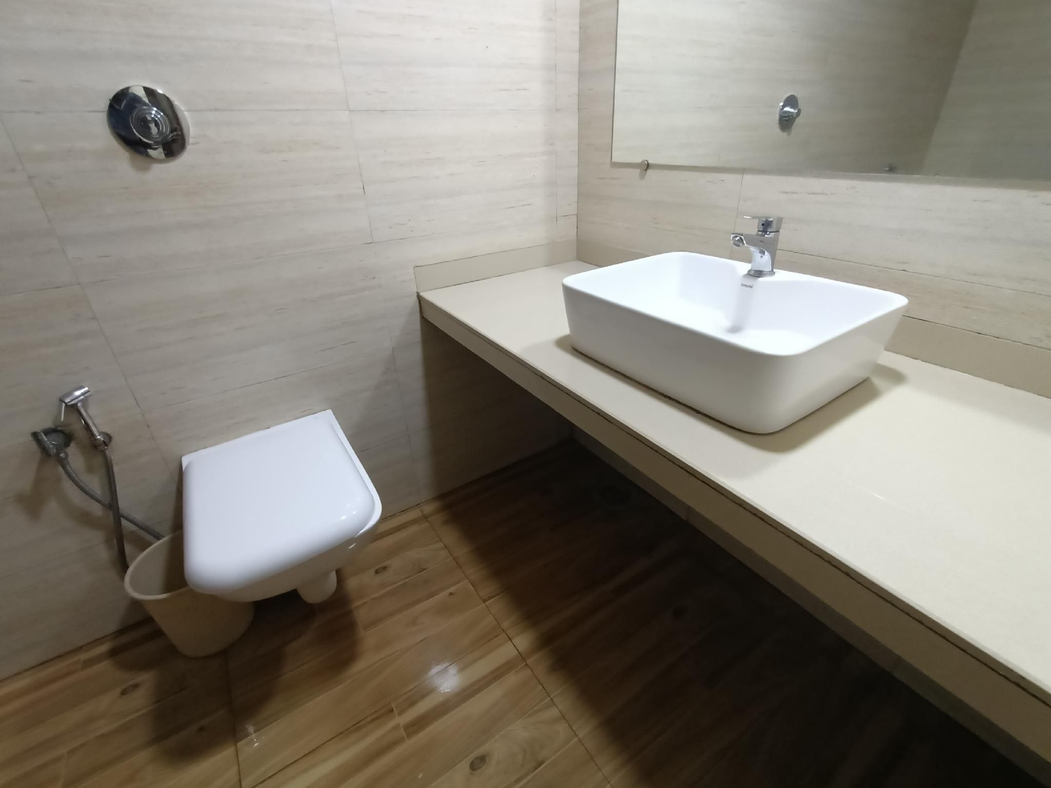 Royal Garden Resort Deluxe Executive Double Room 3