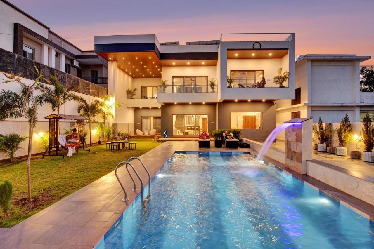 Elivaas Horizon - Luxury 5BHK Villa with Private Swimming Pool