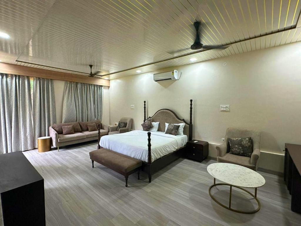 ELIVAAS Esh Luxury 5 BHK Villa with Private Pool, Manesar 5 Bedroom Villa 12