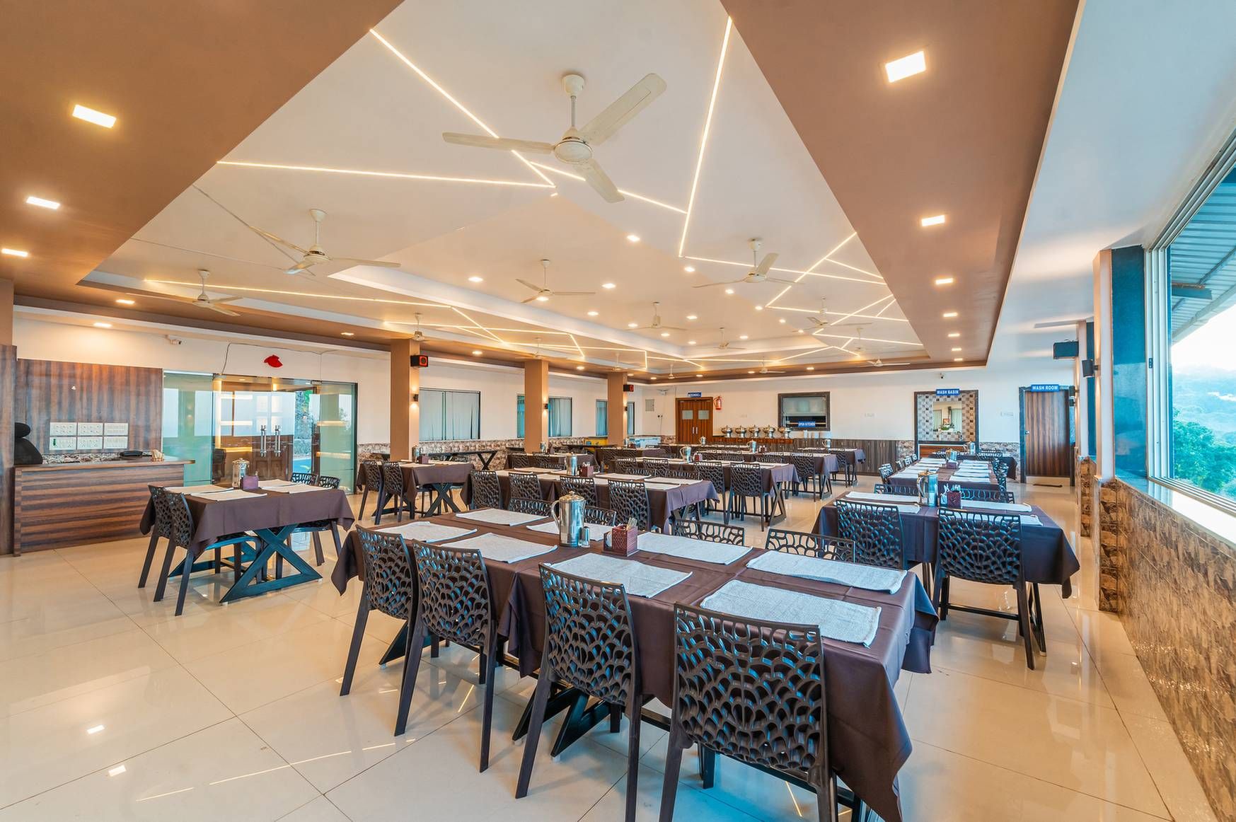 Food & Dining