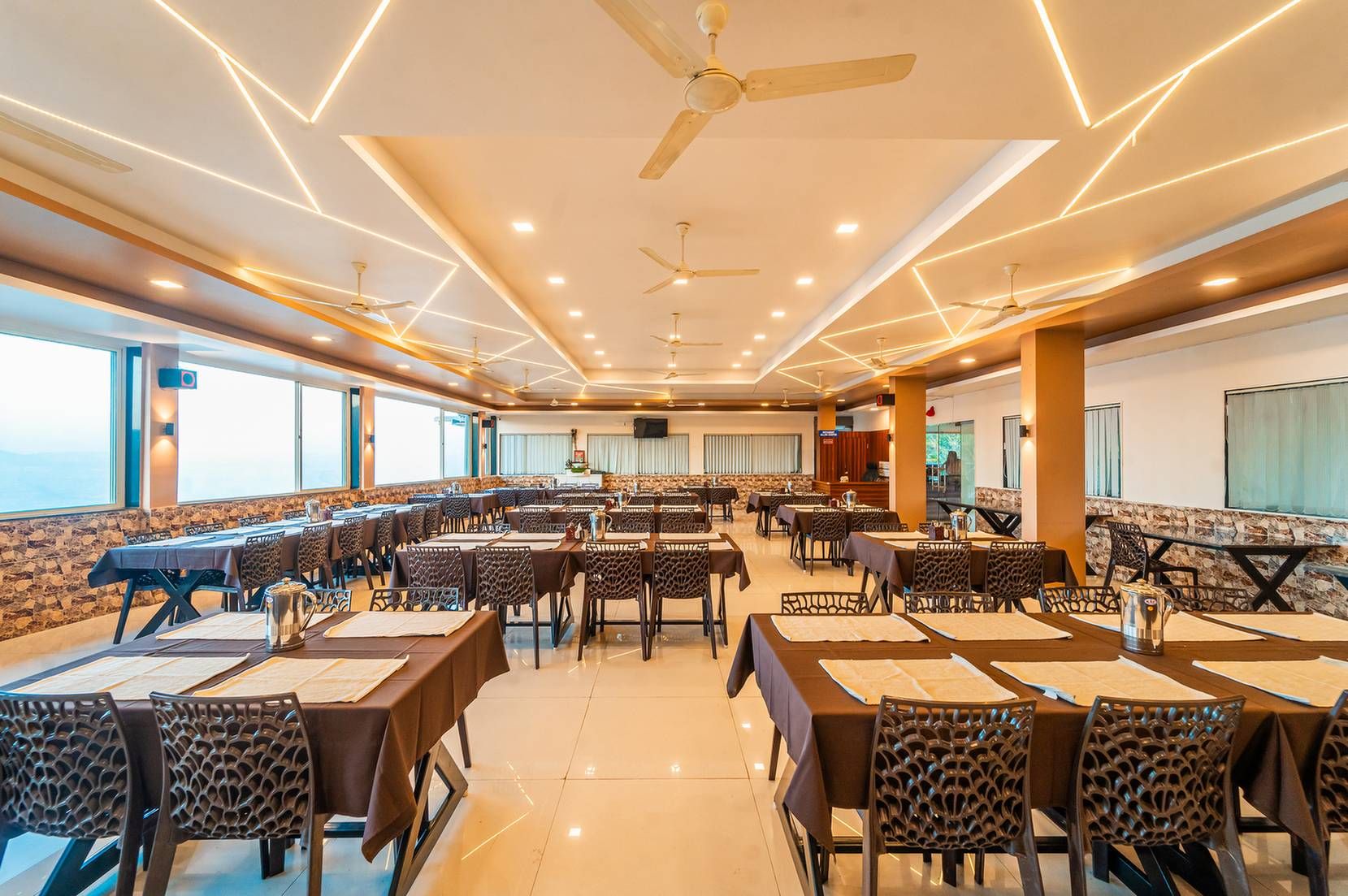 Food & Dining