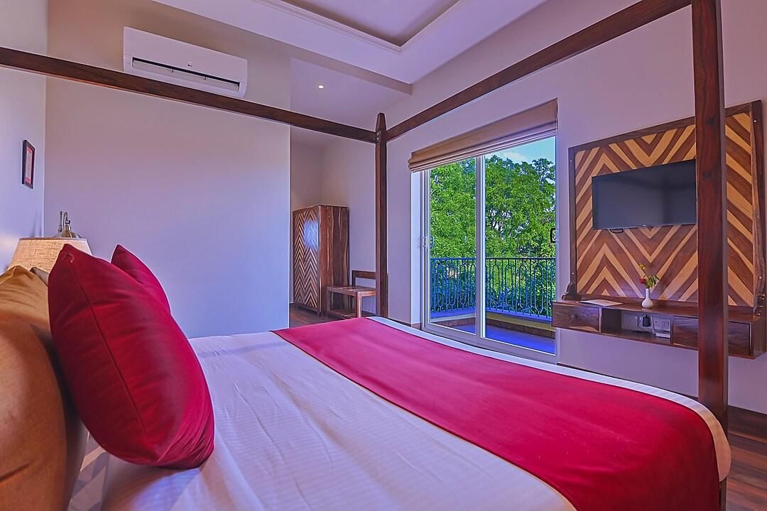 Luxury Room Pool Facing
