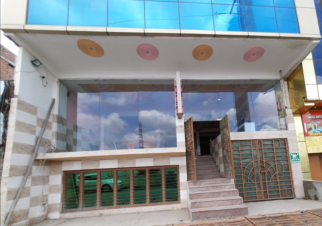 RED ROSE HOTEL & BANQUET HALL