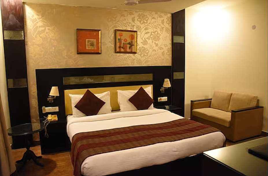 Aaron Residency Deluxe Room (Sanitized) 2