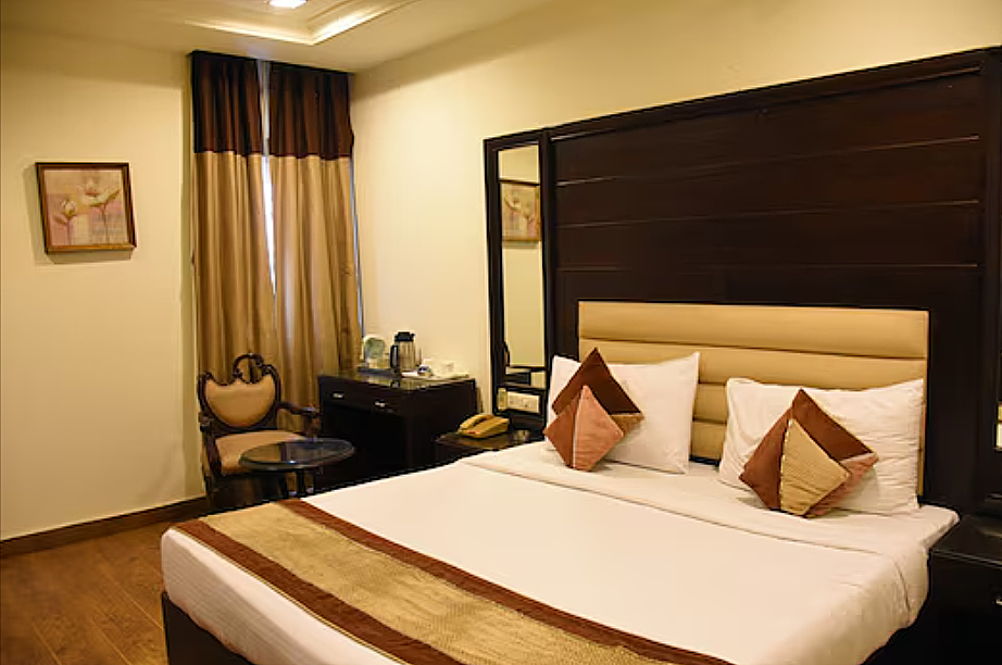 Aaron Residency Deluxe Room (Sanitized)