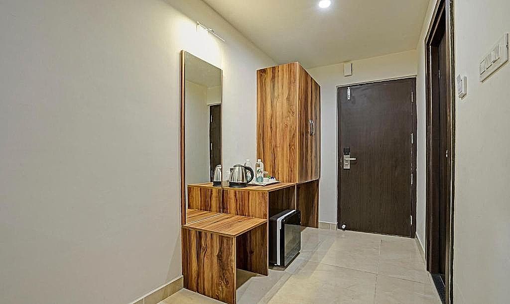 Happy Stays - Whitefield Deluxe Room 3