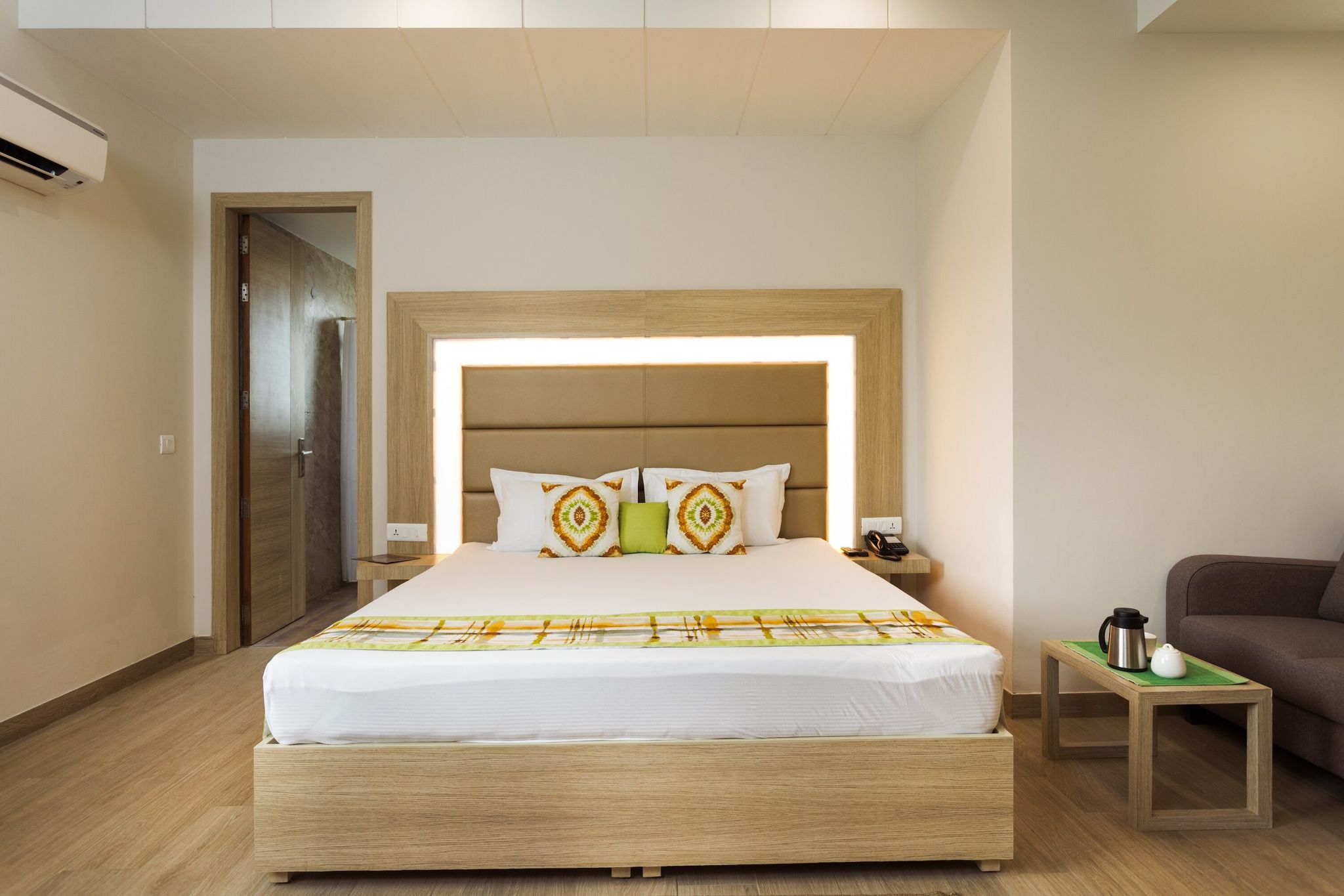 Hotel Silver Oak @ Sector 39 Deluxe Room 5