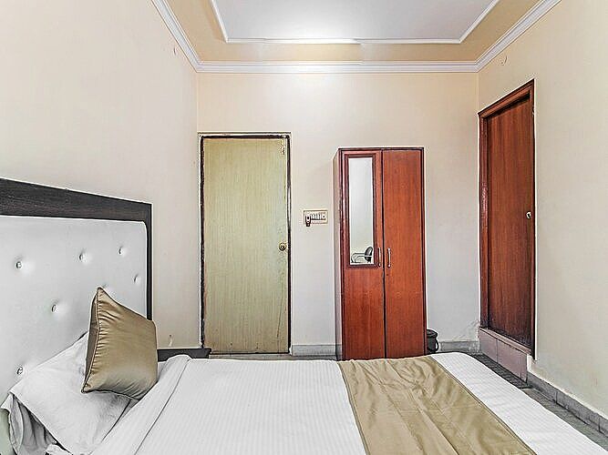 Sai Vatika Guest House NON AC Super Deluxe Room 2