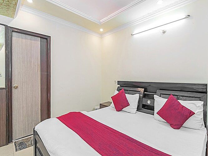 NON A/C Golden Deluxe Room