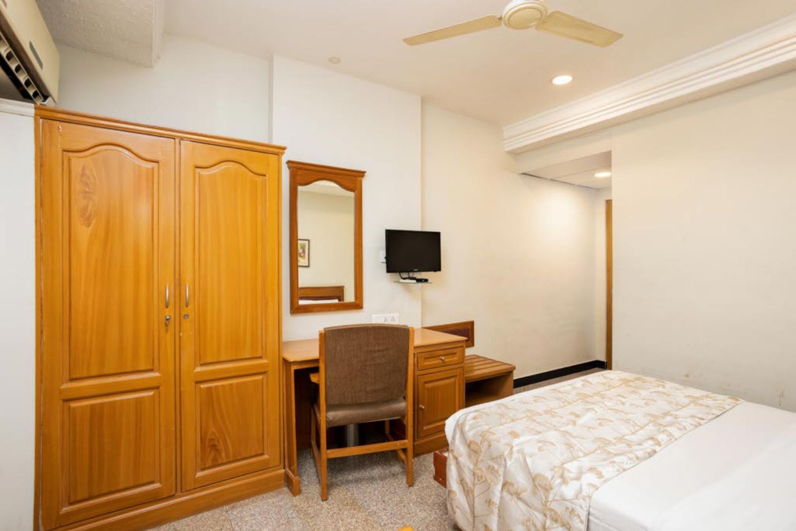 Hotel Excellency Annexe Standard Room Non AC 14