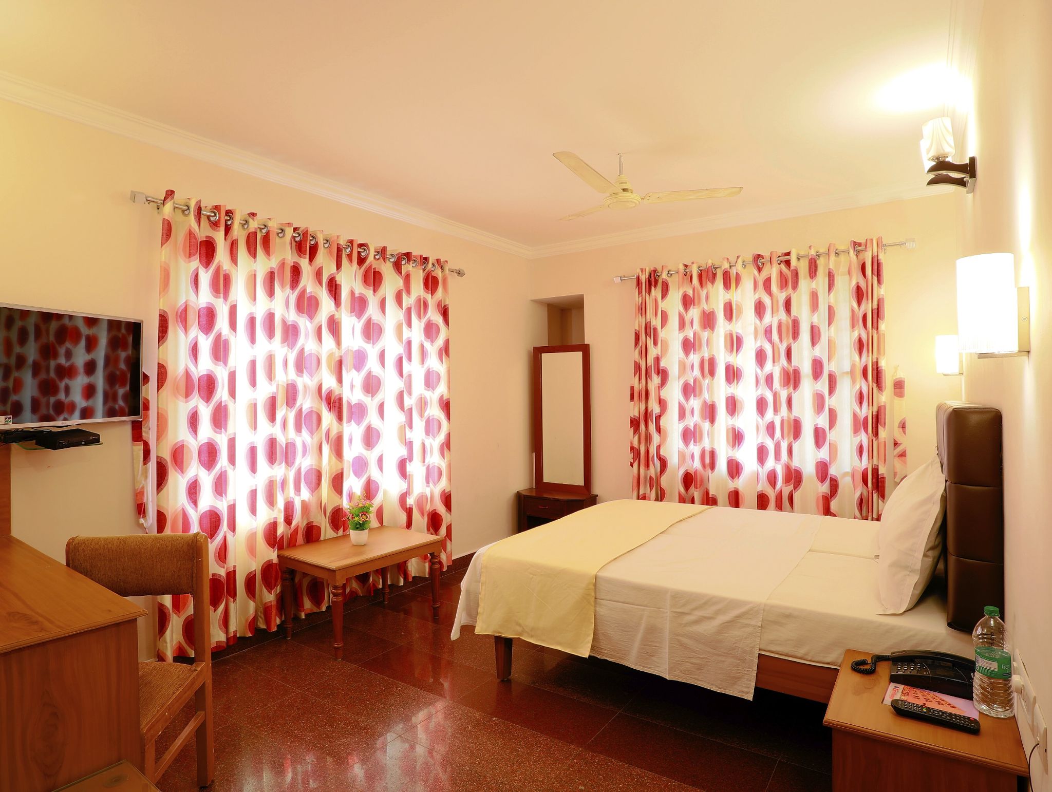 Hotel Excellency Annexe Standard Room Non AC 4